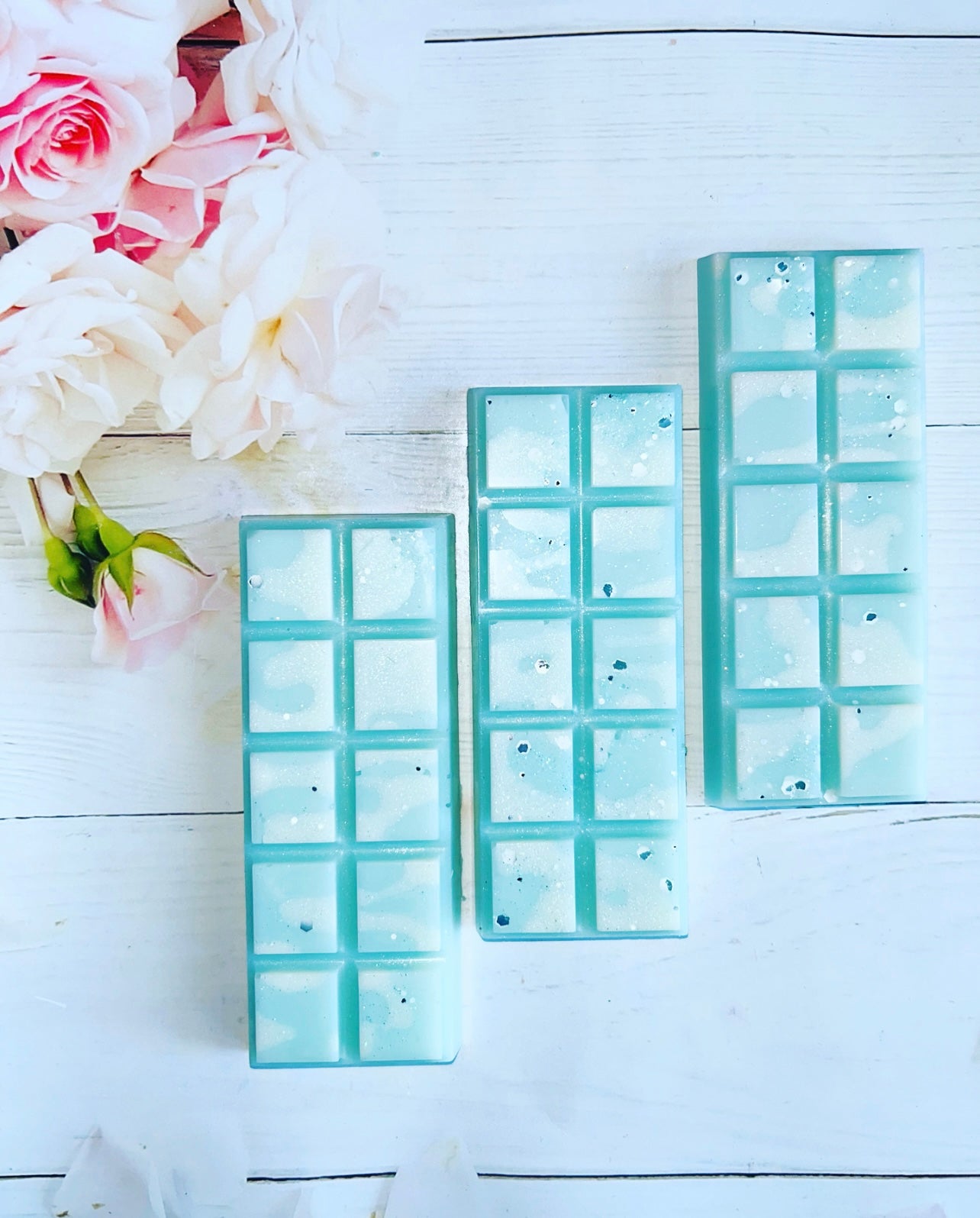 Caring freshness- similar in scent to the popular laundry almond milk & honey unstoppable